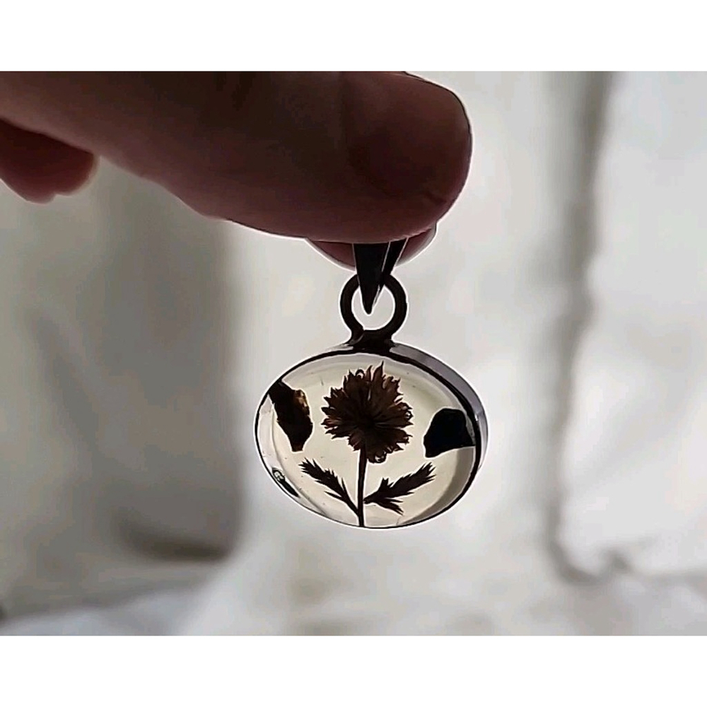 Vintage Sterling Silver Resin Dried Flowers Pendant - Picture 3 of 3